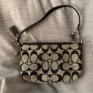 Amazing Vintage Coach Black and Cream Signature Wristlet